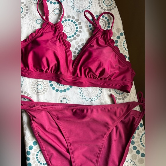 New large maroon,red ruffle, halter double strap top full coverage string bottom - Picture 2 of 7